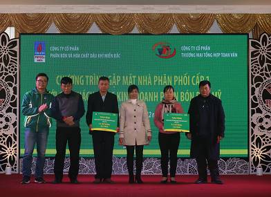 PVFCCo North kết hợp với Nhà phân phối cấp 1 tại Hưng Yên, Hà Tĩnh, Thái Bình, Quảng Ninh tổ chức thành công chương trình “Chương trình gặp mặt Nhà phân phối cấp 1 với các khách hàng kinh doanh, tiêu thụ sản phẩm phân bón Phú Mỹ”