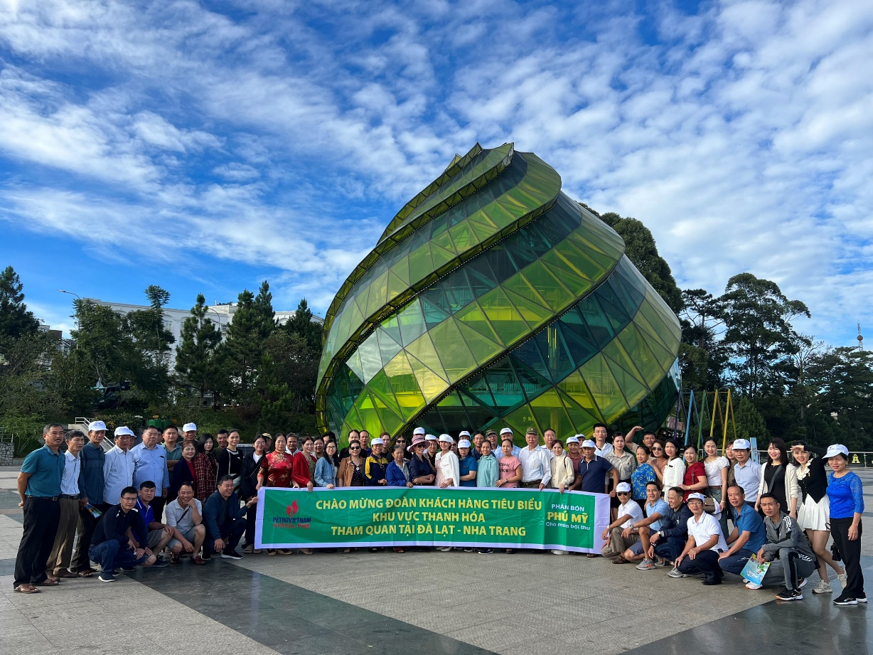 PVFCCo - PMB phối hợp cùng Hiệp hội phân bón Phú Mỹ tại Thanh Hoá tổ chức thành công chương trình du lịch tri ân khách hàng tiêu biểu kinh doanh phân bón Phú Mỹ khu vực Thanh Hóa tại Đà Lạt và Nha Trang từ ngày 06 - 10/11/2023.