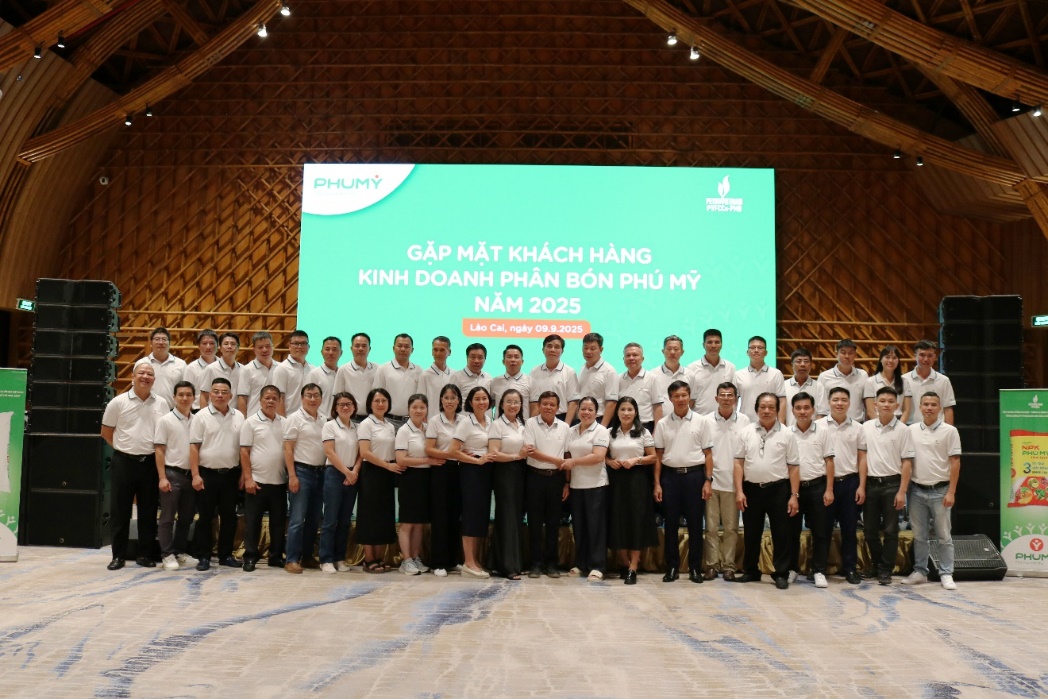 PVFCCo - PMB tổ chức thành công chương trình “Hội nghị sơ kết công tác kinh doanh kết hợp chăm sóc khách hàng năm 2025” tại tỉnh Lào Cai