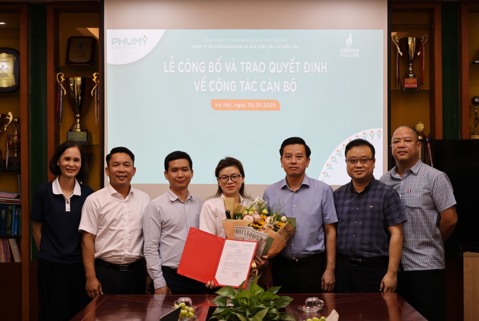 Công ty Cổ phần Phân bón và Hóa chất Dầu khí miền Bắc (PVFCCo-PMB) long trọng tổ chức Lễ công bố và trao quyết định về công tác cán bộ.