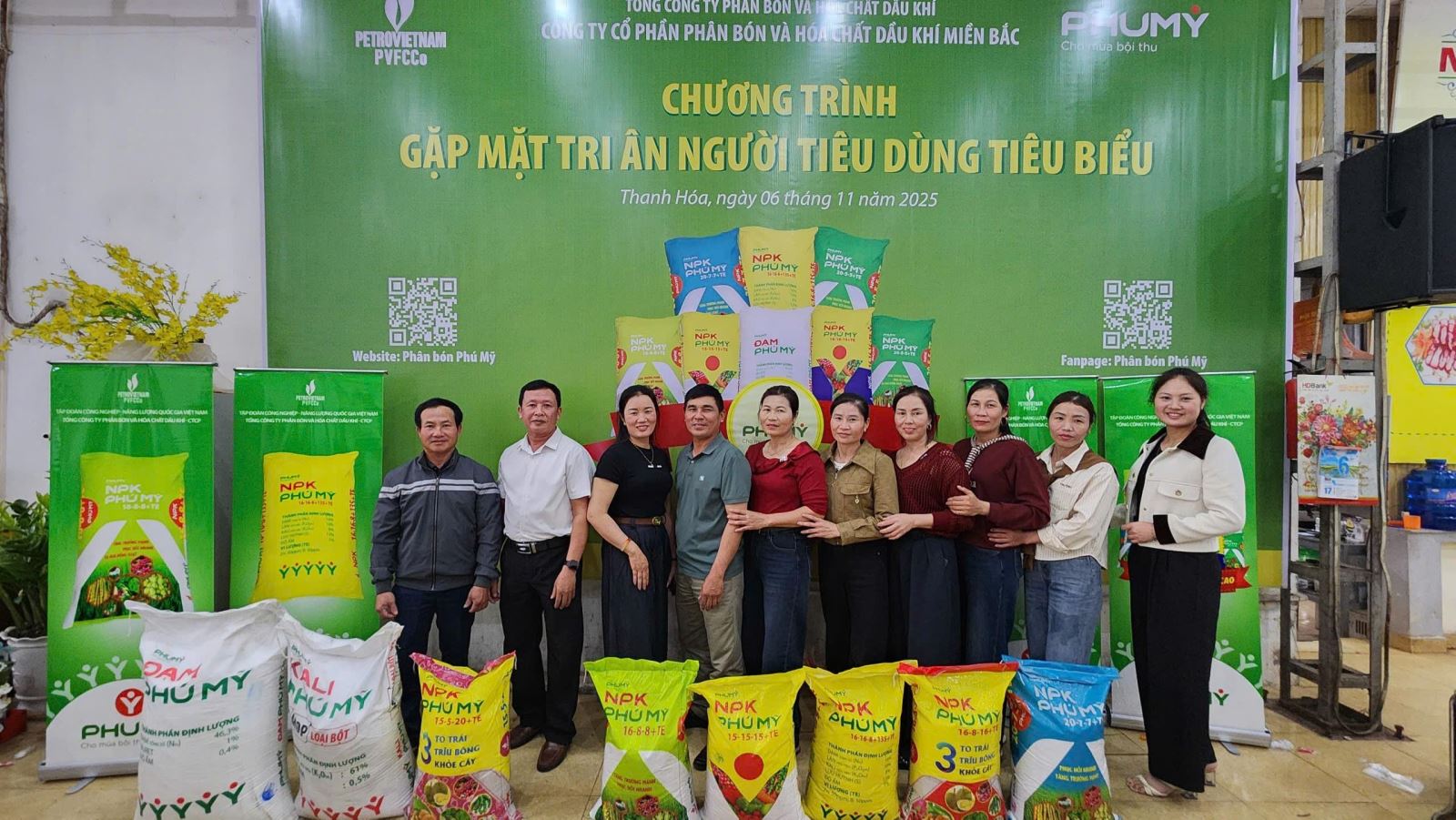 Công ty Cổ phần Phân bón và Hóa chất Dầu khí miền Bắc (PVFCCo-PMB) phối hợp với các Nhà phân phối cấp 1 tổ chức thành công chương trình “Gặp mặt người tiêu dùng tiêu biểu” tại các khu vực Nghệ An, Thanh Hóa, Sơn La. Công ty Cổ phần Phân bón và Hóa chất Dầu khí miền Bắc (PVFCCo-PMB) phối hợp với các Nhà phân phối cấp 1 tổ chức thành công chương trình “Gặp mặt người tiêu dùng tiêu biểu” tại các khu vực Nghệ An, Thanh Hóa, Sơn La.