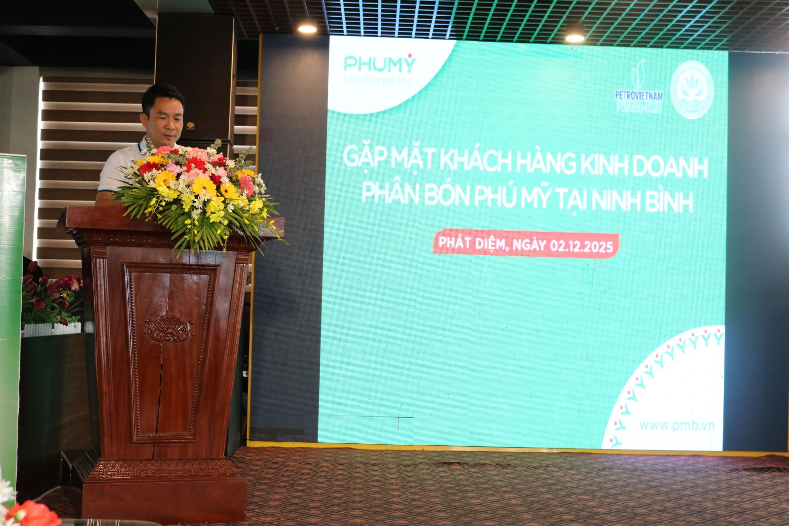 Công ty Cổ phần Phân bón và Hóa chất Dầu khí miền Bắc (PVFCCo - PMB) phối hợp với các Nhà phân phối tổ chức chuỗi chương trình “Gặp mặt khách hàng kinh doanh phân bón Phú Mỹ” tại Ninh Bình và Thanh Hóa. Công ty Cổ phần Phân bón và Hóa chất Dầu khí miền Bắc (PVFCCo - PMB) phối hợp với các Nhà phân phối tổ chức chuỗi chương trình “Gặp mặt khách hàng kinh doanh phân bón Phú Mỹ” tại Ninh Bình và Thanh Hóa.