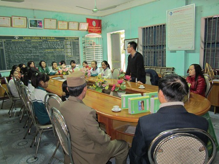 PVFCCo North tổ chức tặng vở cho các em học sinh tại Trường THCS An Ninh, Quỳnh Phụ, Thái Bình