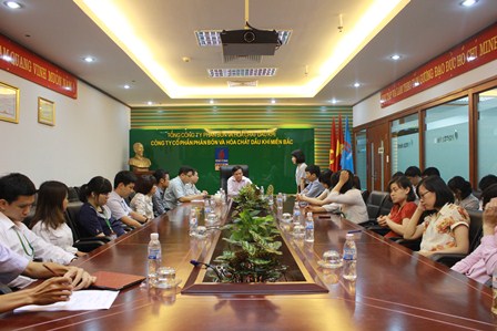 PVFCCo North tổ chức buổi nói chuyện chuyên đề giới thiệu nội dung Hiến pháp nước CHXHCN Việt Nam năm 2013.