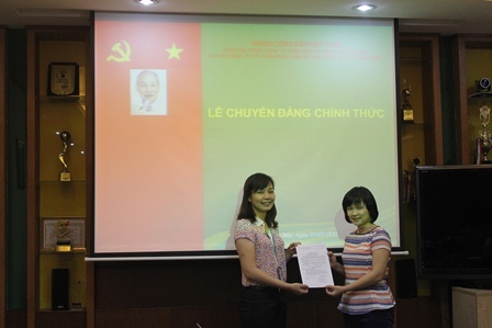 PVFCCo North tổ chức lễ công nhận Đảng viên chính thức cho đồng chí Trần Thanh Bình